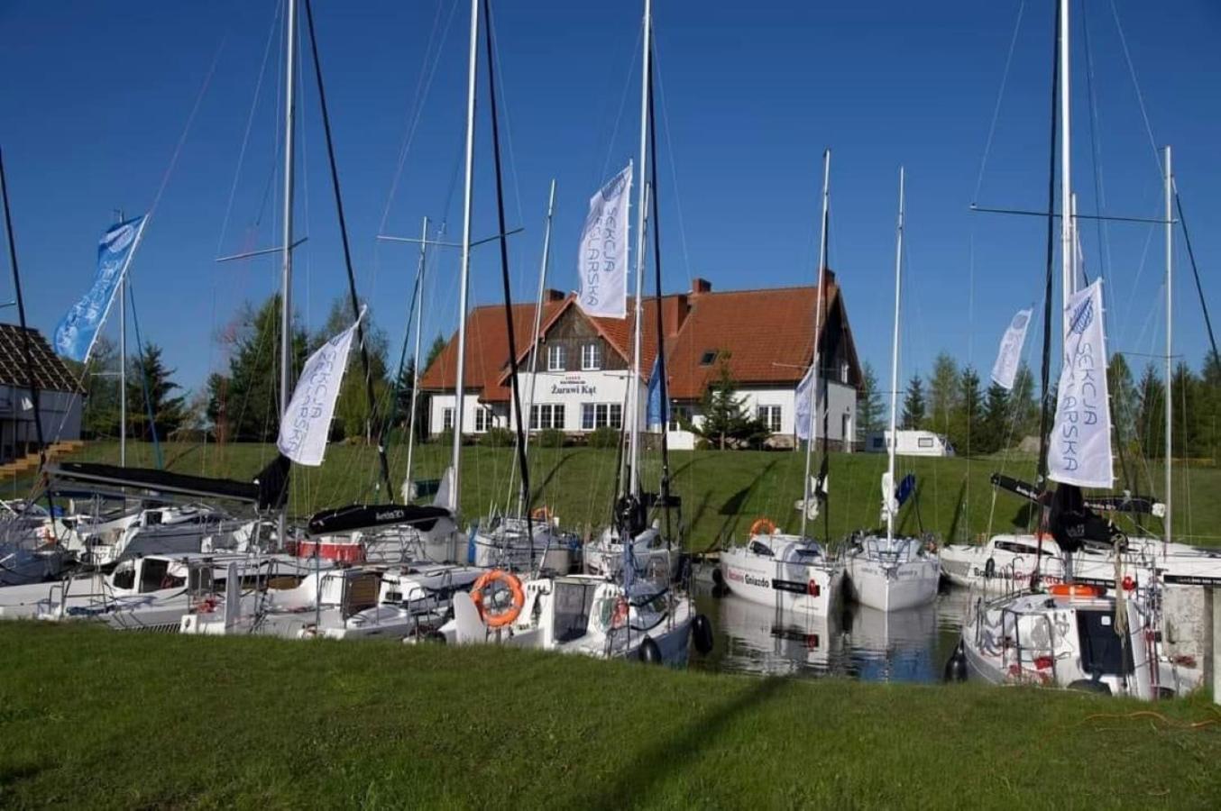 Marina Gorklo - Zurawi Kat Hotel Buitenkant foto